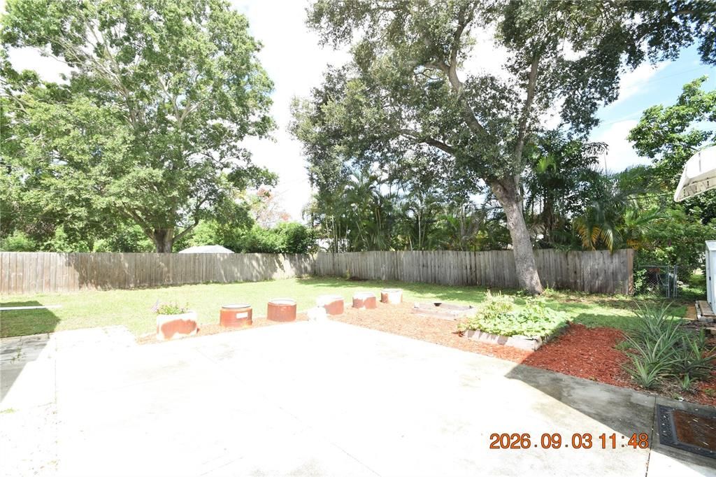For Rent: $2,070 (2 beds, 1 baths, 2336 Square Feet)