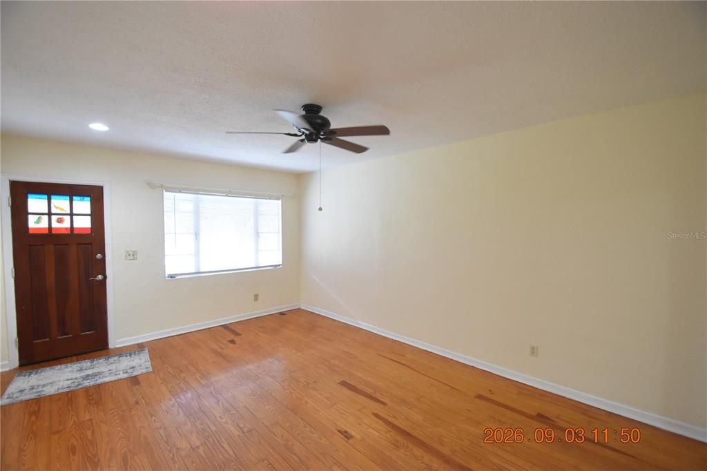 For Rent: $2,070 (2 beds, 1 baths, 2336 Square Feet)