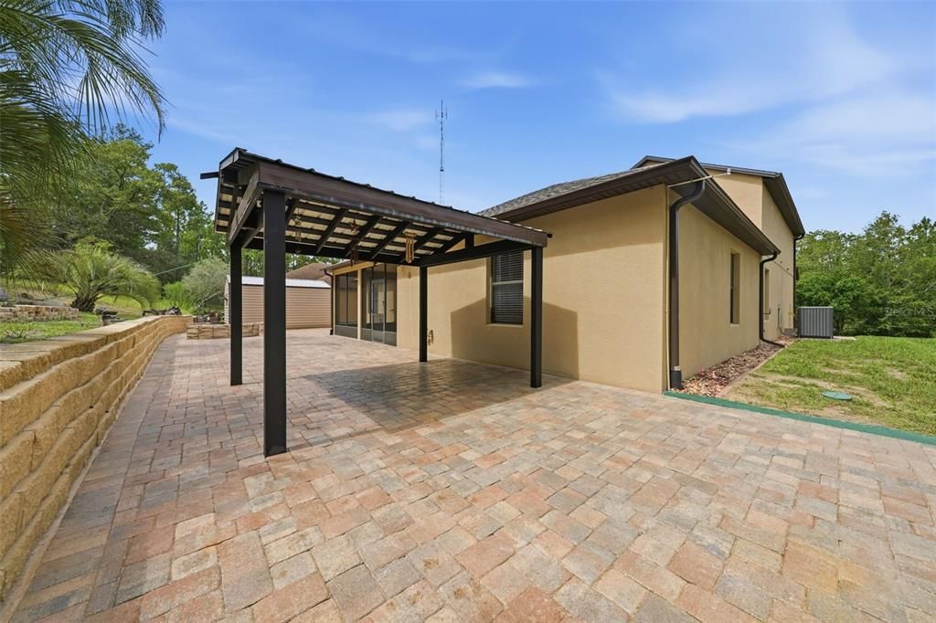 For Sale: $399,900 (5 beds, 3 baths, 2658 Square Feet)