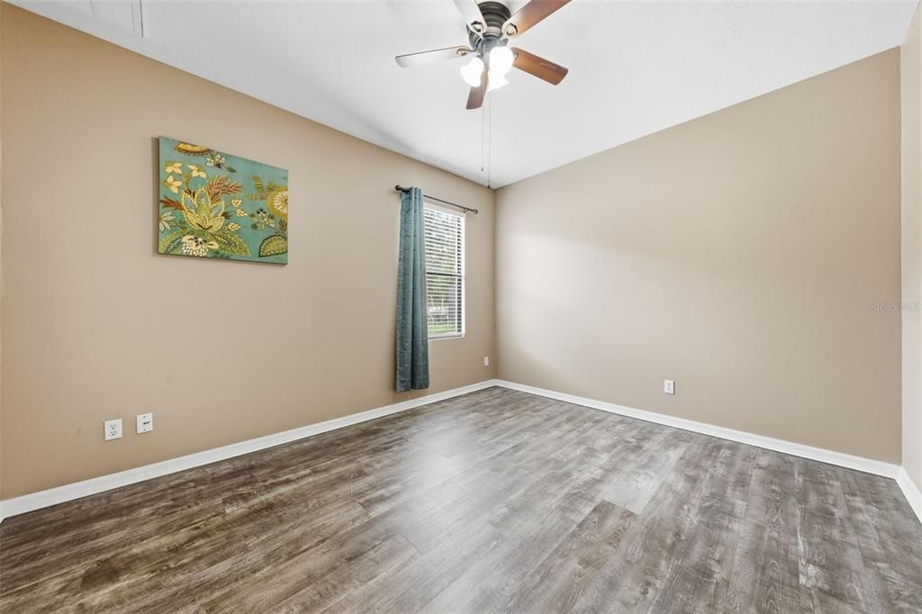 For Sale: $399,900 (5 beds, 3 baths, 2658 Square Feet)