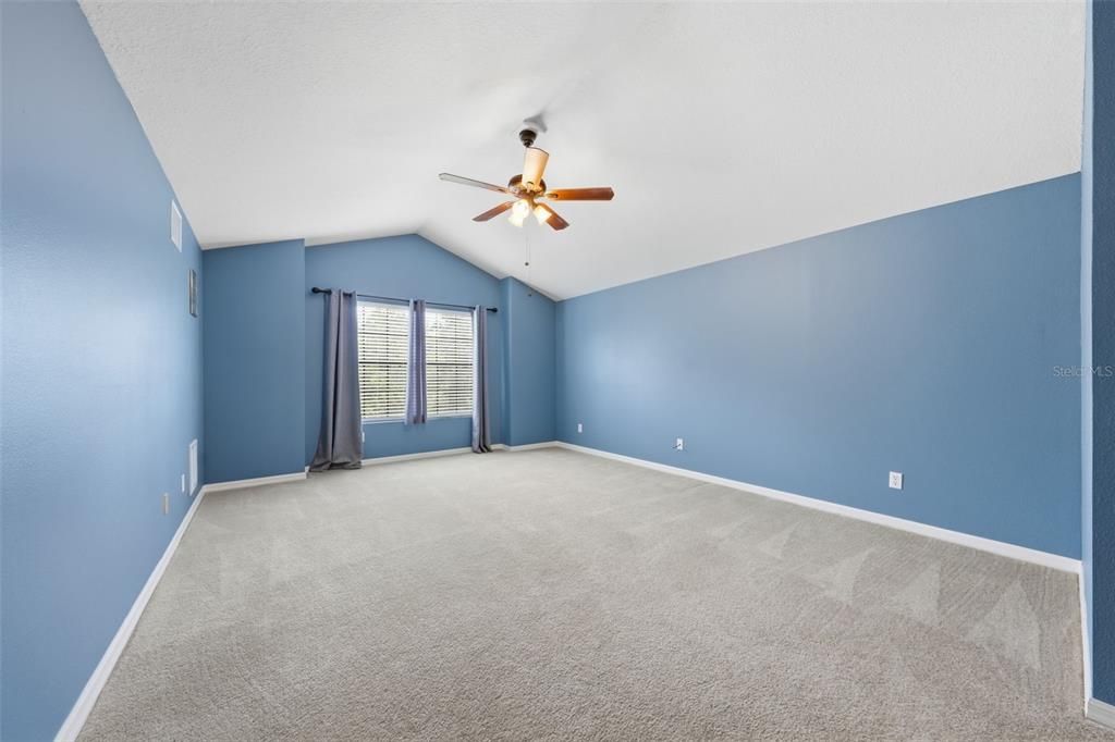 For Sale: $399,900 (5 beds, 3 baths, 2658 Square Feet)