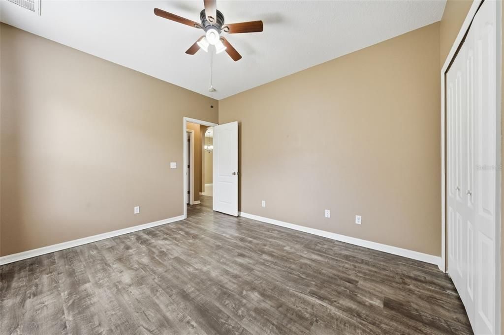 For Sale: $399,900 (5 beds, 3 baths, 2658 Square Feet)