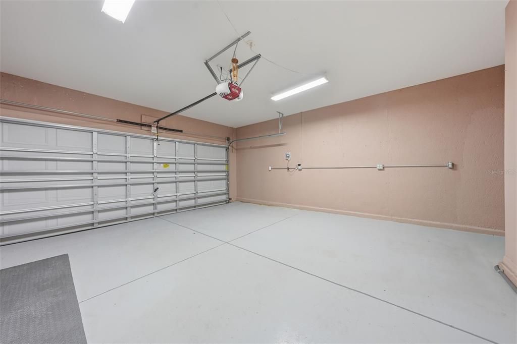 For Sale: $399,900 (5 beds, 3 baths, 2658 Square Feet)