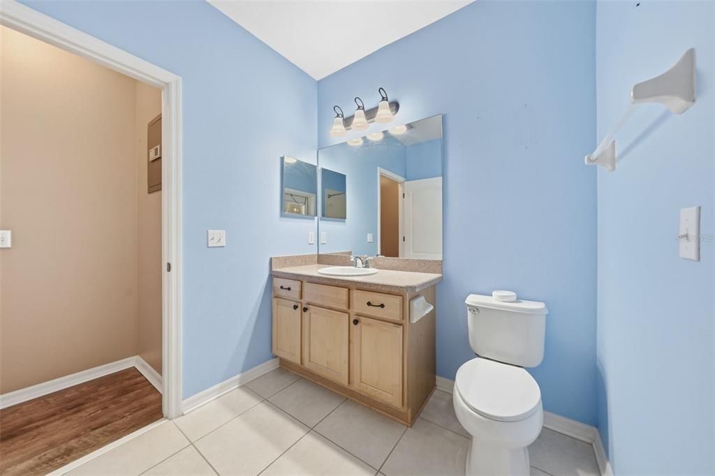 For Sale: $399,900 (5 beds, 3 baths, 2658 Square Feet)