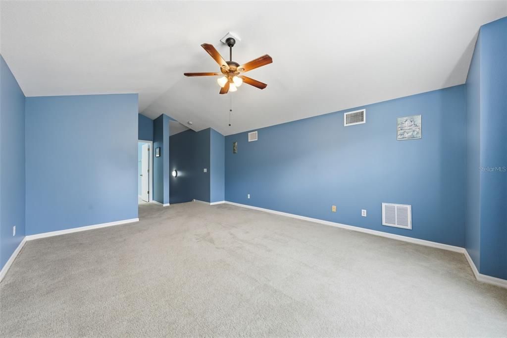 For Sale: $399,900 (5 beds, 3 baths, 2658 Square Feet)