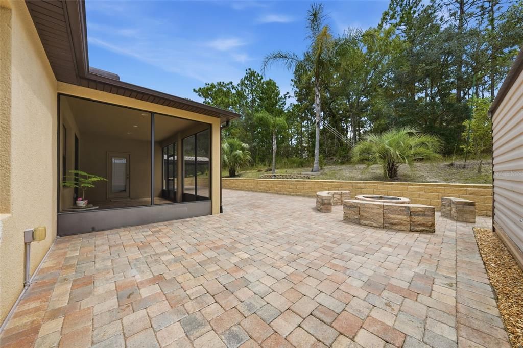 For Sale: $399,900 (5 beds, 3 baths, 2658 Square Feet)