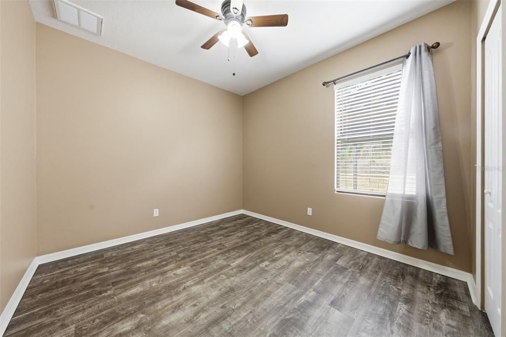For Sale: $399,900 (5 beds, 3 baths, 2658 Square Feet)