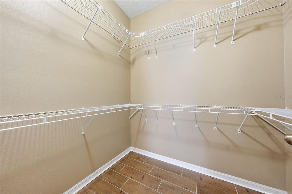 For Sale: $399,900 (5 beds, 3 baths, 2658 Square Feet)
