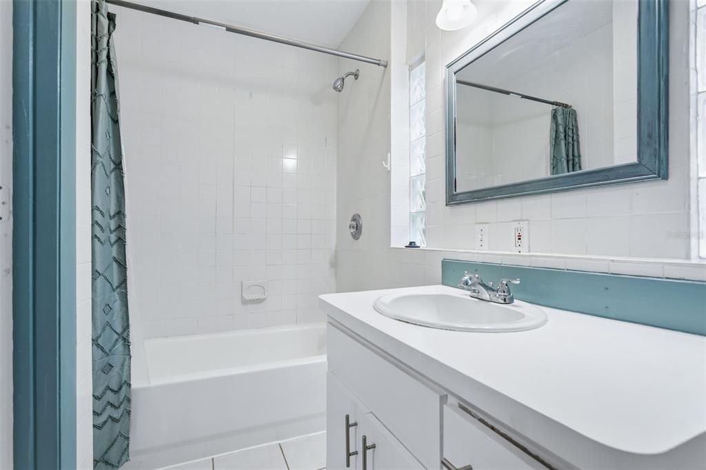 For Rent: $3,700 (4 beds, 3 baths, 1603 Square Feet)