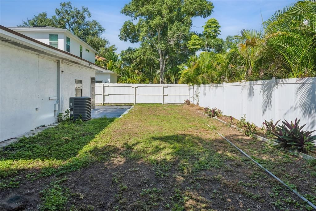 For Rent: $3,700 (4 beds, 3 baths, 1603 Square Feet)