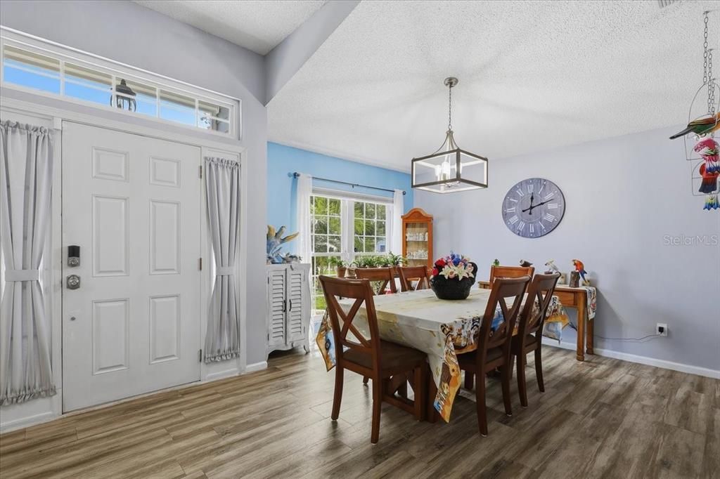 En Venta: $325,900 (3 camas, 2 baños, 1874 Pies cuadrados)