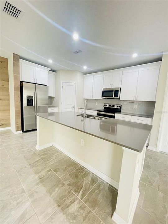 For Rent: $2,795 (4 beds, 2 baths, 1860 Square Feet)