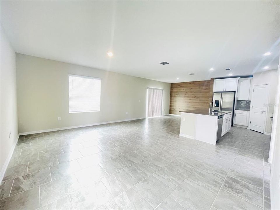 For Rent: $2,795 (4 beds, 2 baths, 1860 Square Feet)