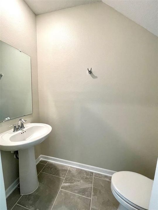 For Rent: $2,795 (4 beds, 2 baths, 1860 Square Feet)