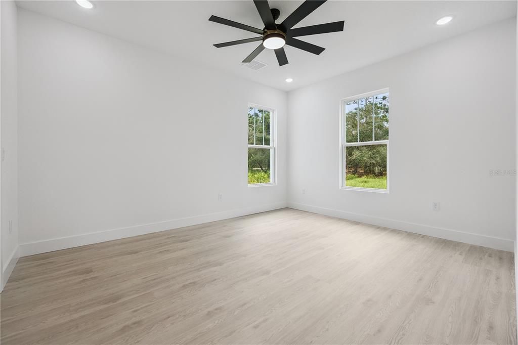 Active With Contract: $638,500 (4 beds, 3 baths, 2689 Square Feet)