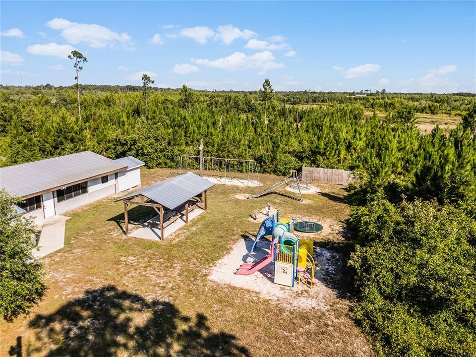 Active With Contract: $638,500 (4 beds, 3 baths, 2689 Square Feet)