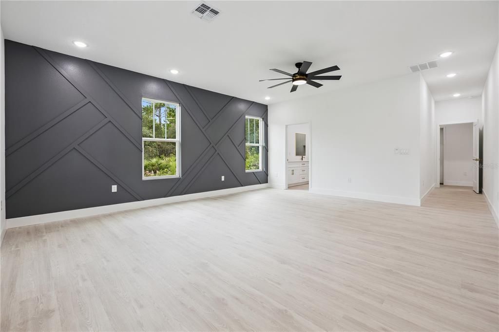 Active With Contract: $638,500 (4 beds, 3 baths, 2689 Square Feet)