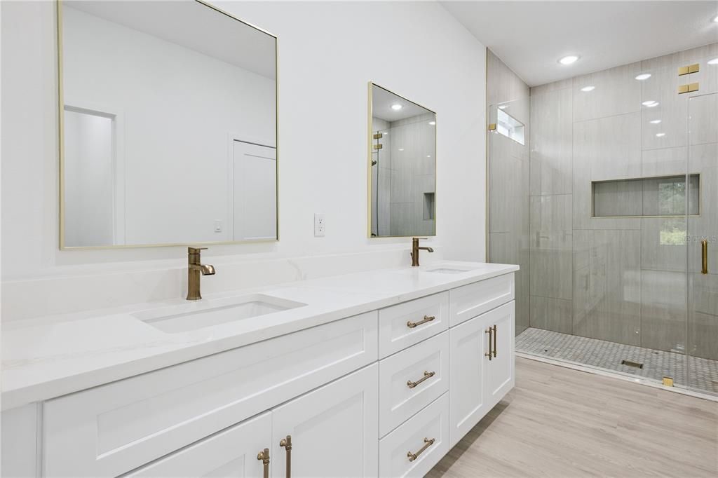 Active With Contract: $638,500 (4 beds, 3 baths, 2689 Square Feet)