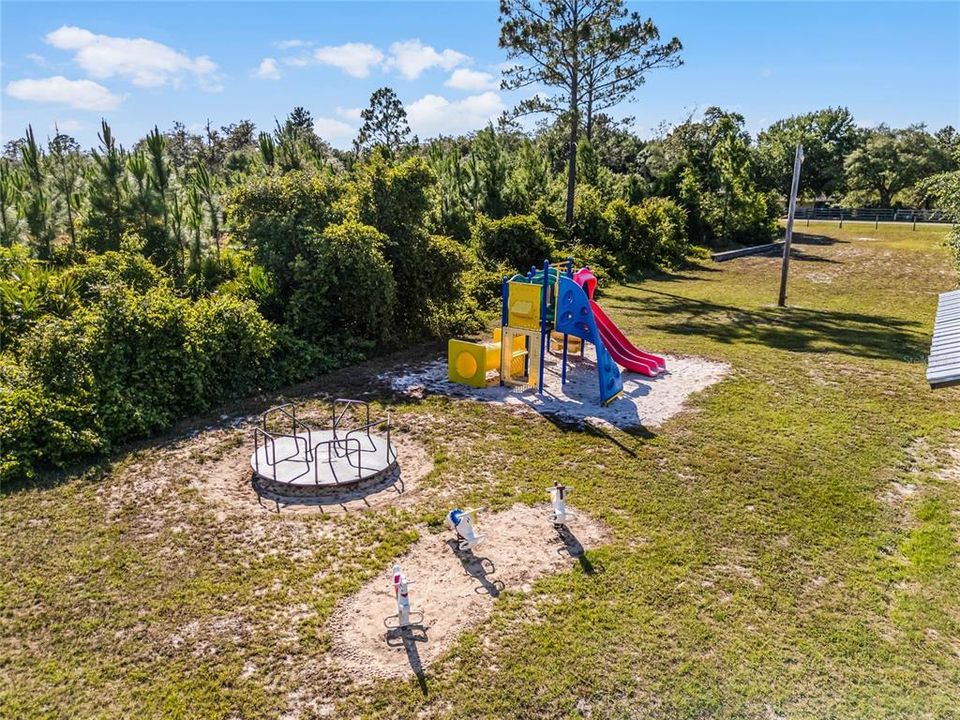 Active With Contract: $638,500 (4 beds, 3 baths, 2689 Square Feet)