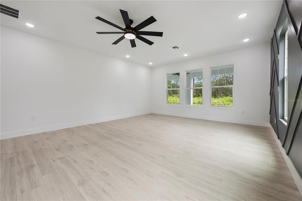 Active With Contract: $638,500 (4 beds, 3 baths, 2689 Square Feet)