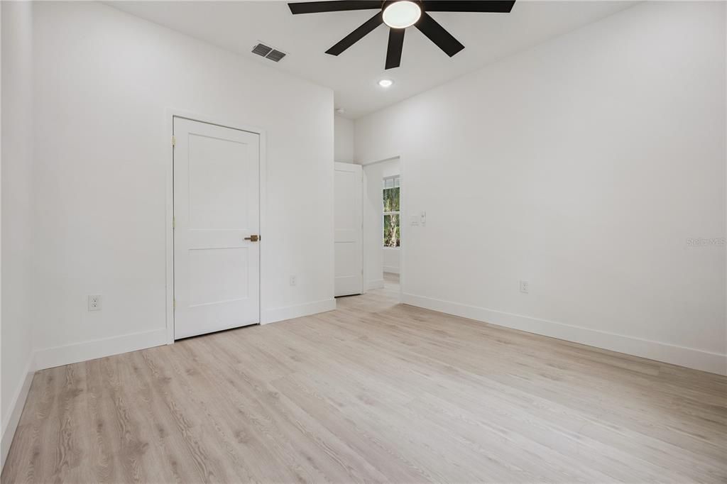 Active With Contract: $638,500 (4 beds, 3 baths, 2689 Square Feet)