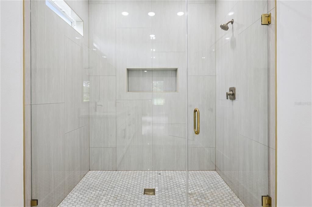 Active With Contract: $638,500 (4 beds, 3 baths, 2689 Square Feet)