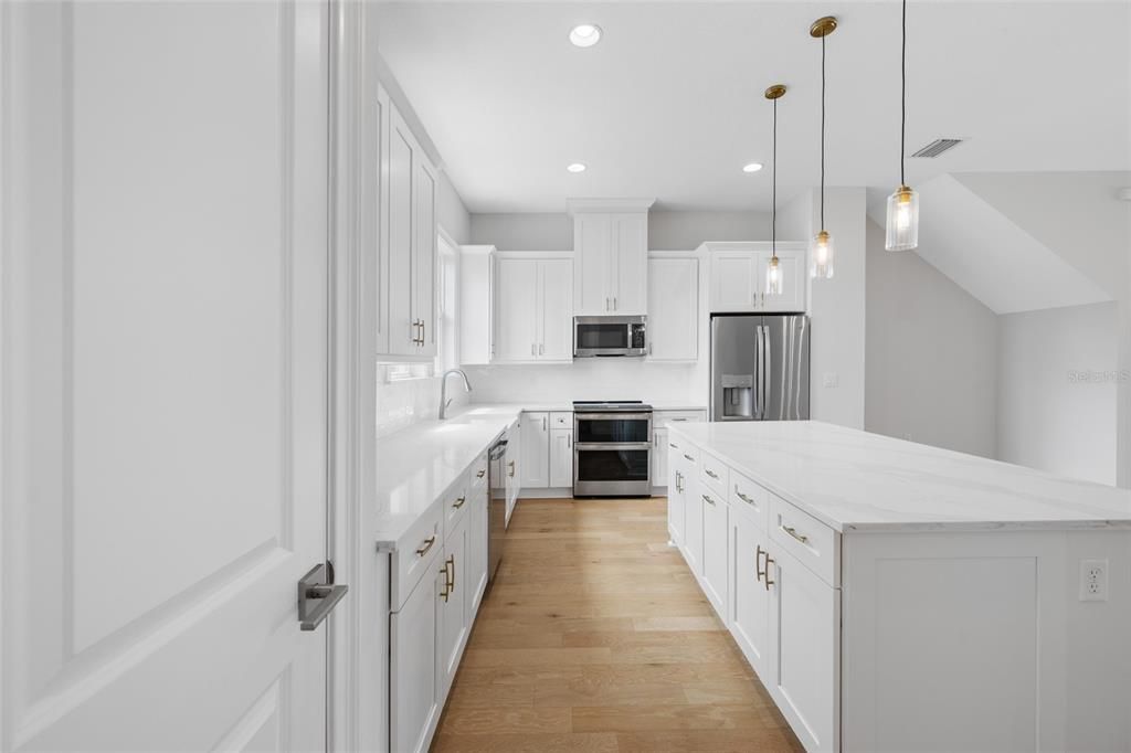 For Rent: $4,800 (4 beds, 3 baths, 2405 Square Feet)