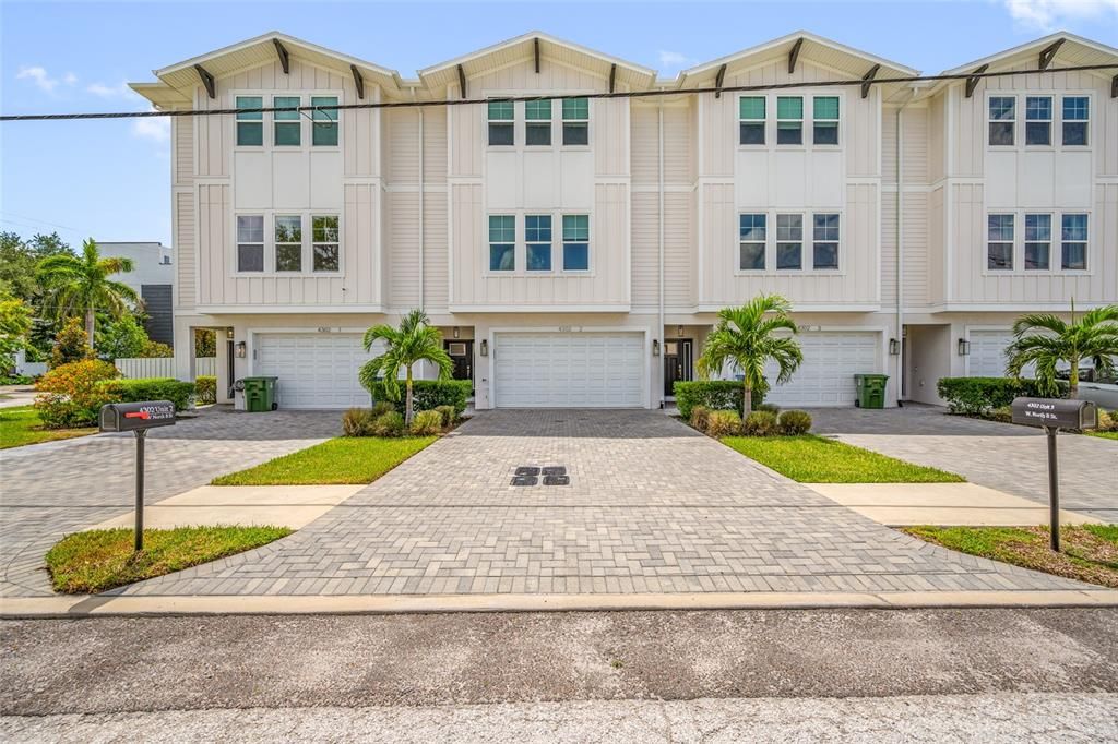 For Rent: $4,800 (4 beds, 3 baths, 2405 Square Feet)