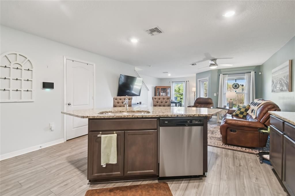 For Rent: $2,200 (2 beds, 2 baths, 1621 Square Feet)