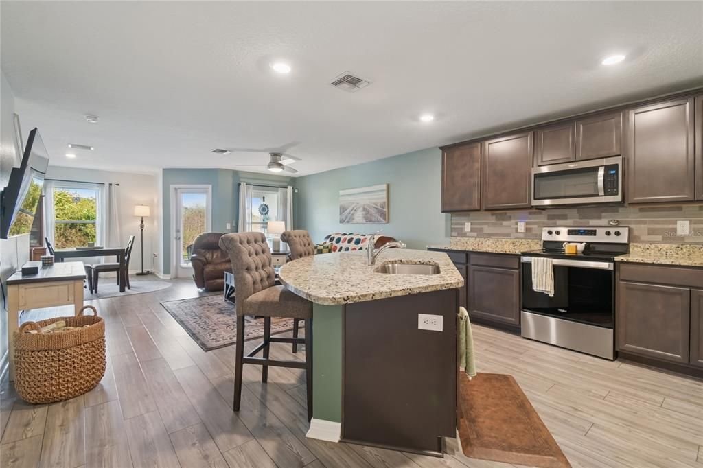 For Rent: $2,200 (2 beds, 2 baths, 1621 Square Feet)