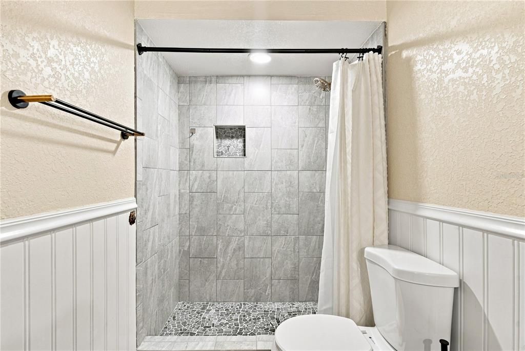 For Sale: $274,000 (3 beds, 2 baths, 1688 Square Feet)