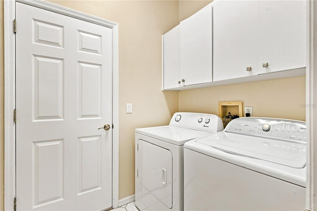 For Sale: $274,000 (3 beds, 2 baths, 1688 Square Feet)