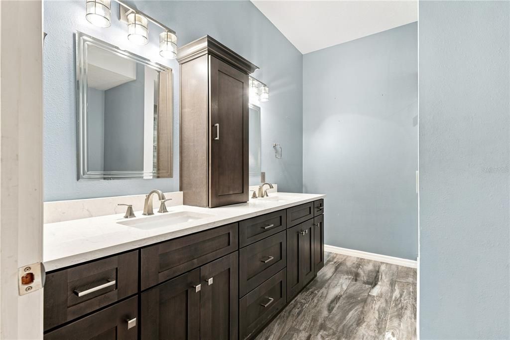 For Sale: $274,000 (3 beds, 2 baths, 1688 Square Feet)
