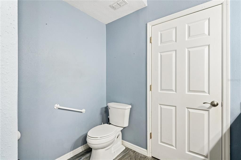 For Sale: $274,000 (3 beds, 2 baths, 1688 Square Feet)