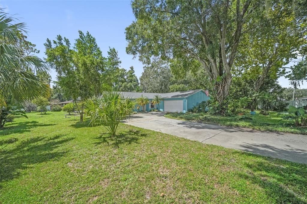 For Sale: $425,000 (3 beds, 2 baths, 1796 Square Feet)