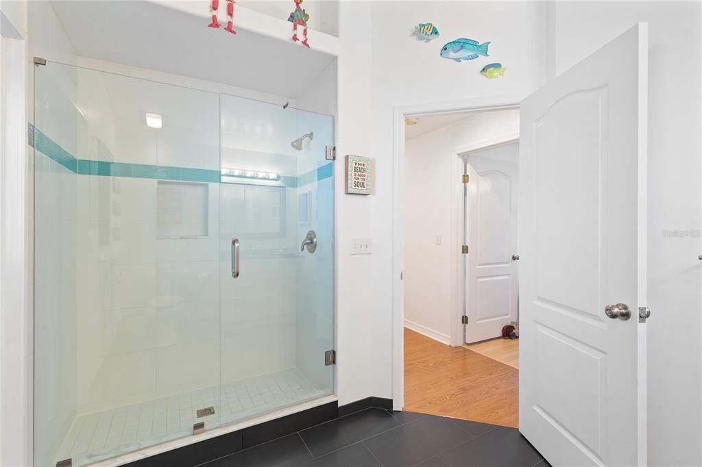En Venta: $800,000 (4 camas, 2 baños, 2353 Pies cuadrados)