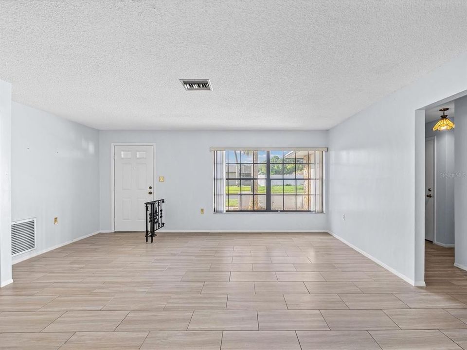 En Venta: $329,900 (3 camas, 2 baños, 1832 Pies cuadrados)