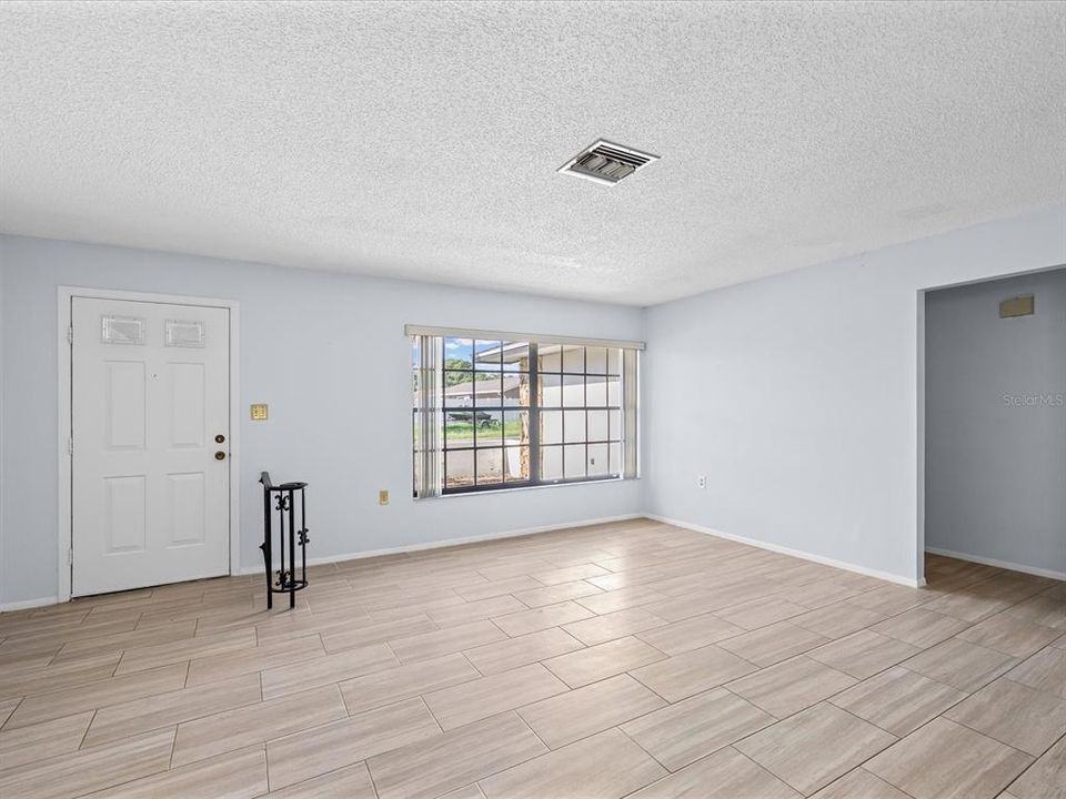 En Venta: $329,900 (3 camas, 2 baños, 1832 Pies cuadrados)