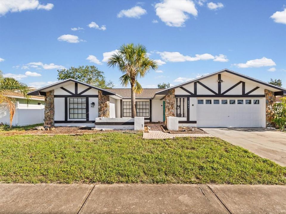 En Venta: $329,900 (3 camas, 2 baños, 1832 Pies cuadrados)