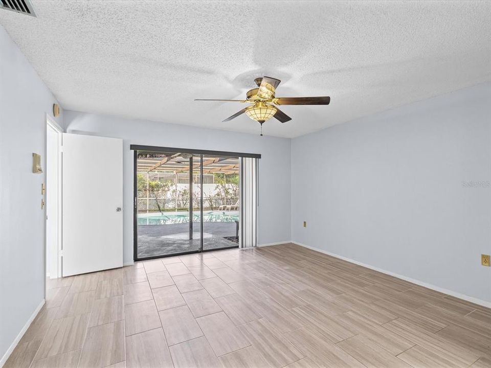 En Venta: $329,900 (3 camas, 2 baños, 1832 Pies cuadrados)