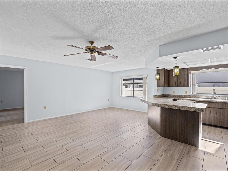 En Venta: $329,900 (3 camas, 2 baños, 1832 Pies cuadrados)