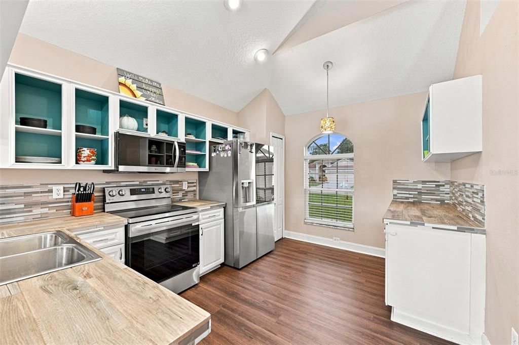 For Sale: $440,000 (3 beds, 2 baths, 1778 Square Feet)