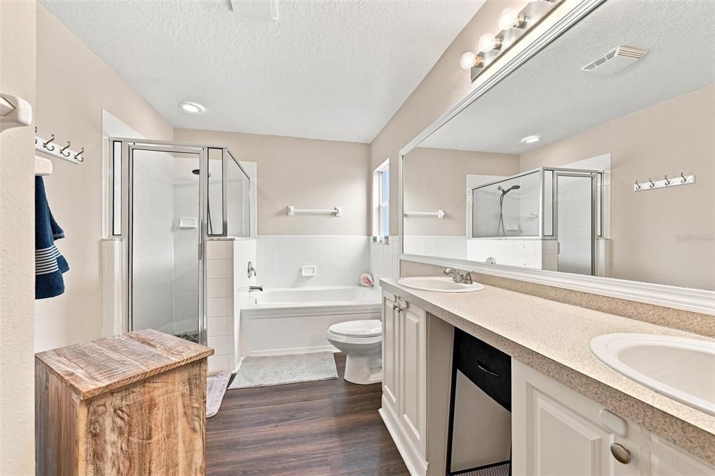 For Sale: $440,000 (3 beds, 2 baths, 1778 Square Feet)