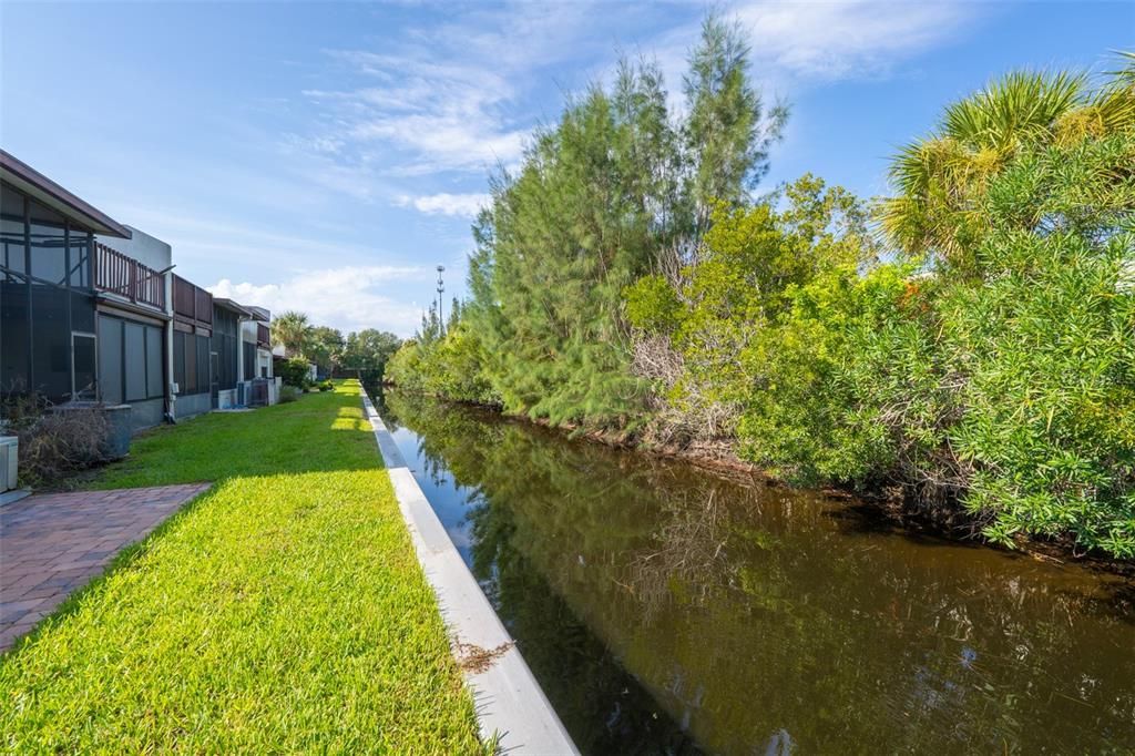 Active With Contract: $392,000 (2 beds, 2 baths, 1426 Square Feet)