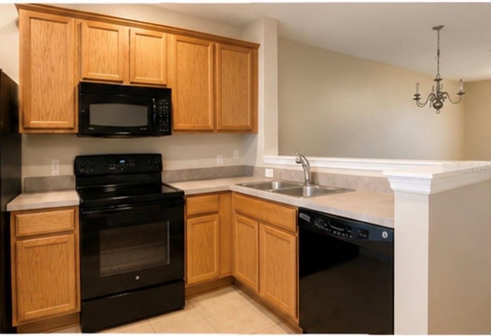 For Sale: $199,500 (2 beds, 2 baths, 1134 Square Feet)