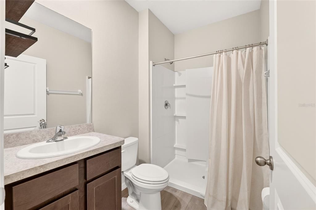 For Rent: $2,800 (5 beds, 3 baths, 2414 Square Feet)