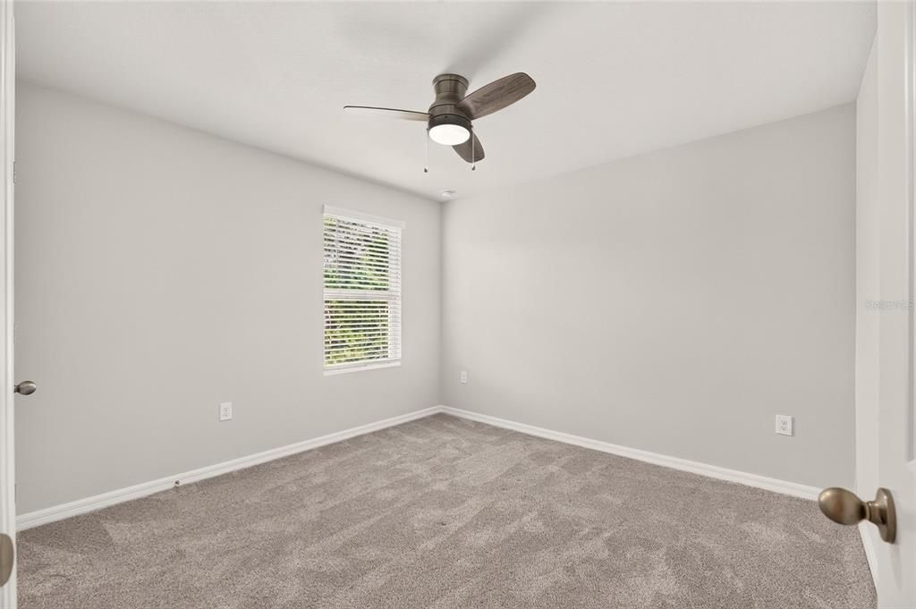 For Rent: $2,800 (5 beds, 3 baths, 2414 Square Feet)