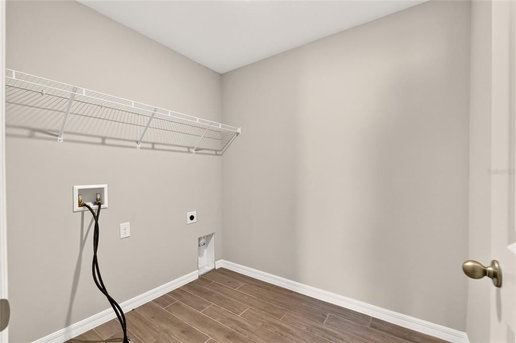 For Rent: $2,800 (5 beds, 3 baths, 2414 Square Feet)