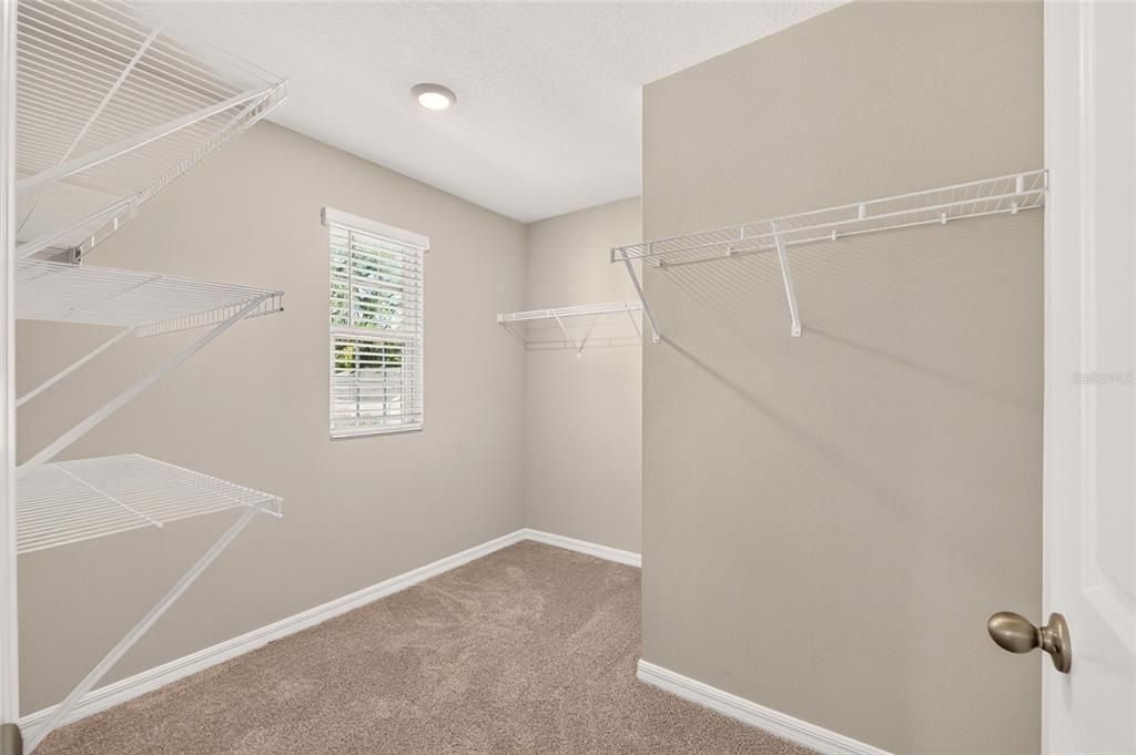 For Rent: $2,800 (5 beds, 3 baths, 2414 Square Feet)