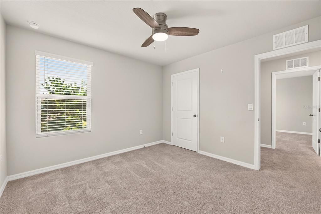 For Rent: $2,800 (5 beds, 3 baths, 2414 Square Feet)